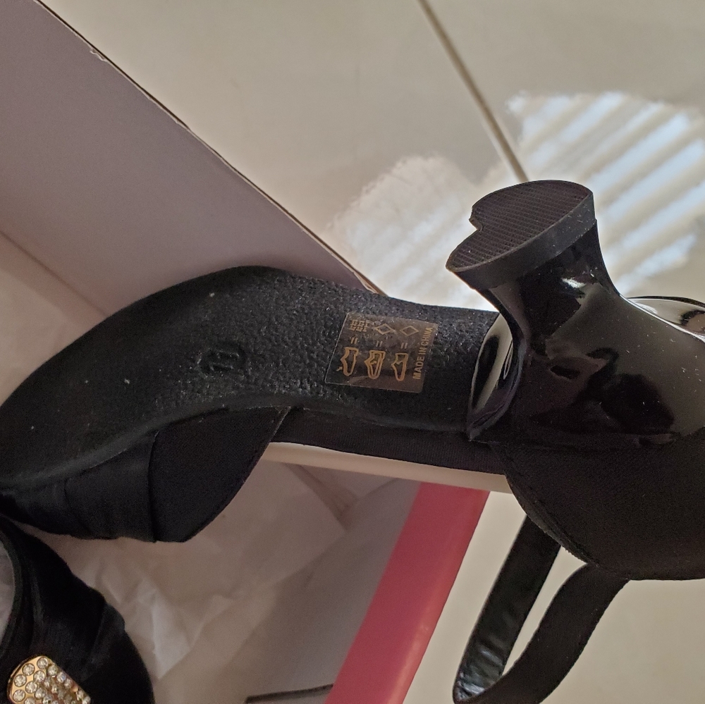 Easy Strider Girl's Mini Pumps - Picture 16 of 16